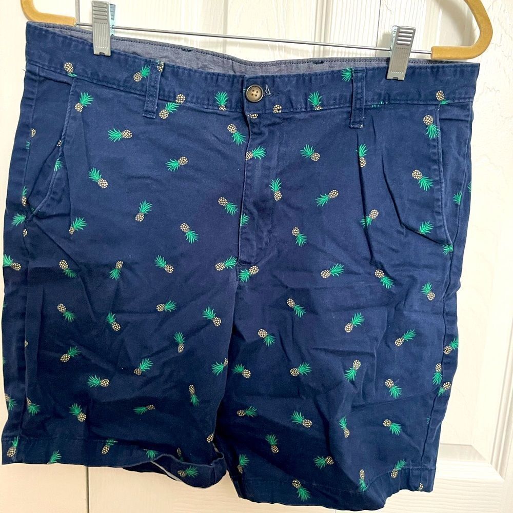 Blue George Men Shorts. Size 32.